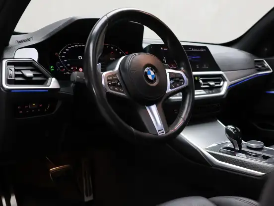 BMW-320i-2.0 16V TURBO GASOLINA M SPORT AUTOMÁTICO BMW-320i-2019