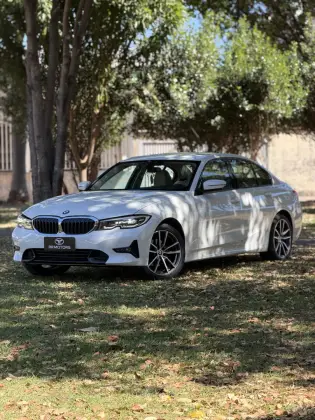 BMW 320i 2.0 16V TURBO GASOLINA SPORT AUTOMÁTICO BMW 320i 2.0 16V TURBO GASOLINA SPORT AUTOMÁTICO