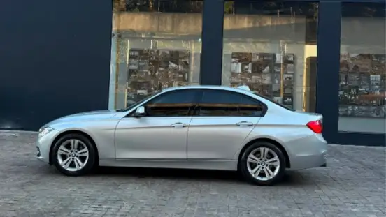 BMW-320i-2015