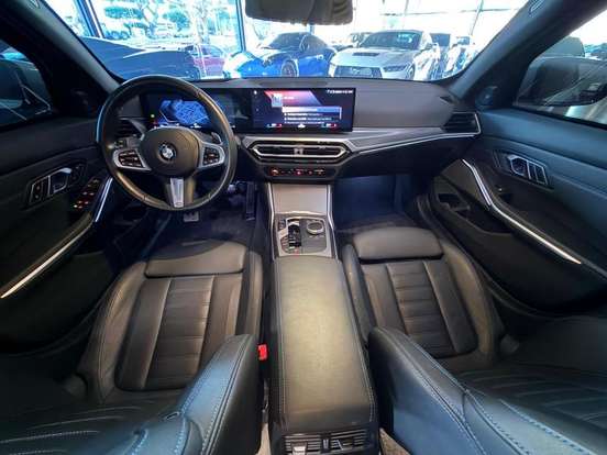 BMW-320i-2023