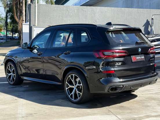 BMW-X5-2022