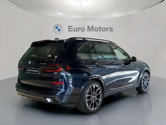BMW-X7-2025