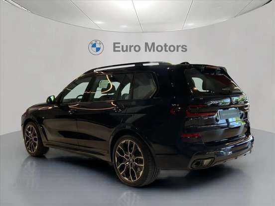 BMW-X7-2025