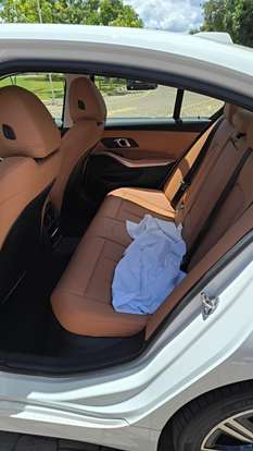 BMW-320i-2025