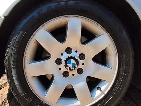 BMW-328i-2.8 SEDAN 24V GASOLINA 4P AUTOMÁTICO BMW-328i-1998