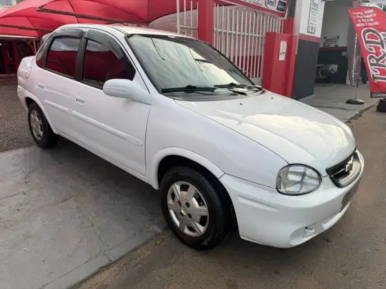 CHEVROLET CLASSIC 1.0 MPFI LIFE 8V FLEX 4P MANUAL CHEVROLET CLASSIC 1.0 MPFI LIFE 8V FLEX 4P MANUAL