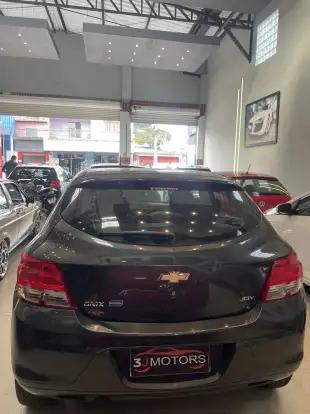 CHEVROLET-ONIX-2017