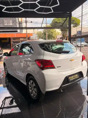 CHEVROLET-ONIX-2019
