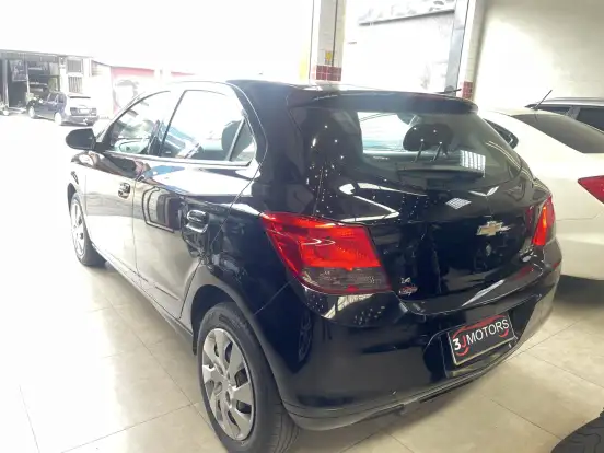 CHEVROLET-ONIX-2015