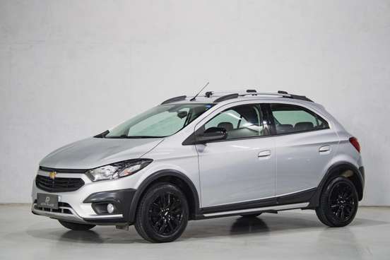 CHEVROLET-ONIX-2018