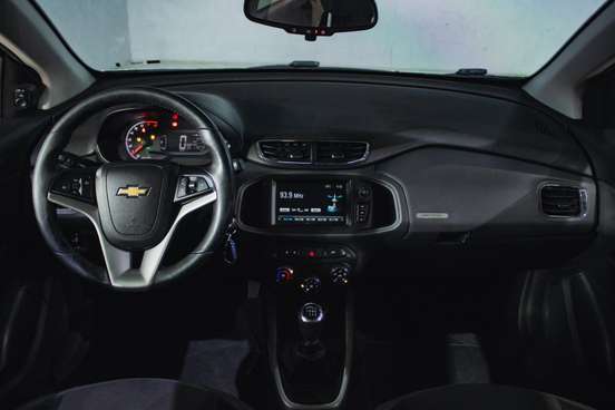CHEVROLET-ONIX-2018