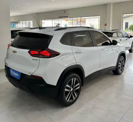 CHEVROLET-TRACKER-2023