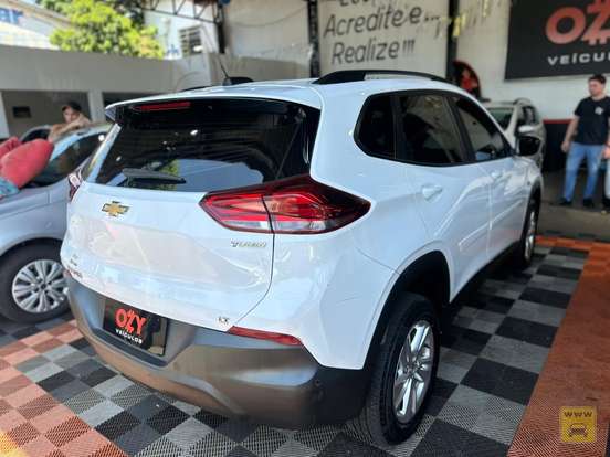 CHEVROLET-TRACKER-2021