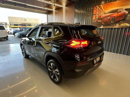 CHEVROLET-TRACKER-2023