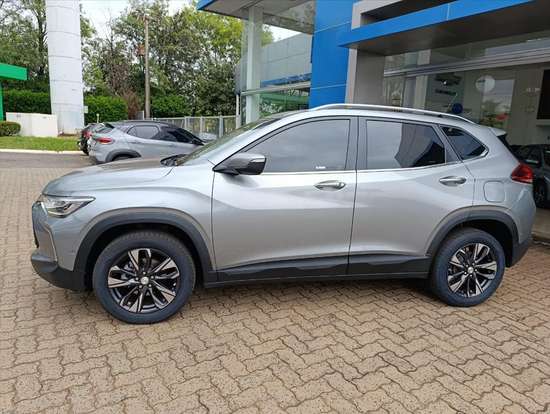 CHEVROLET-TRACKER-2023