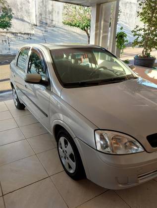Chevrolet Corsa 1.8 Mpfi Maxx Sedan 8V Gasolina 4P Manual