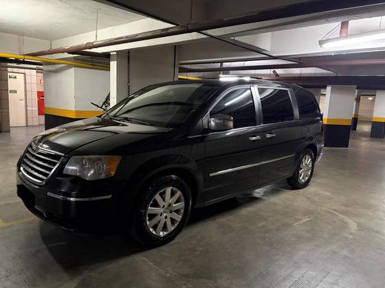CHRYSLER TOWN & COUNTRY 3.8 LIMITED V6 12V GASOLINA 4P AUTOMÁTICO