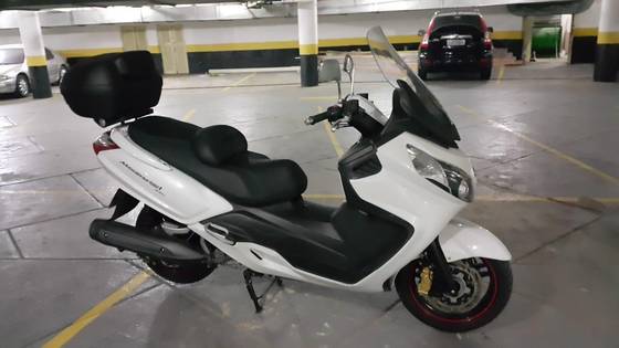 DAFRA MAXSYM 400i 