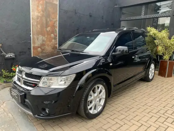 DODGE JOURNEY 3.6 RT V6 GASOLINA 4P AUTOMÁTICO DODGE JOURNEY 3.6 RT V6 GASOLINA 4P AUTOMÁTICO