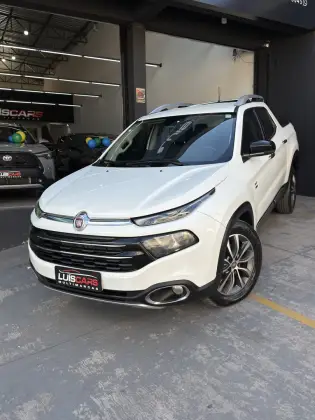 FIAT TORO 2.0 16V TURBO DIESEL VOLCANO 4WD AT9 FIAT TORO 2.0 16V TURBO DIESEL VOLCANO 4WD AT9