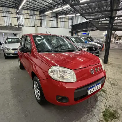 FIAT UNO 1.0 VIVACE 8V FLEX 4P MANUAL FIAT UNO 1.0 VIVACE 8V FLEX 4P MANUAL