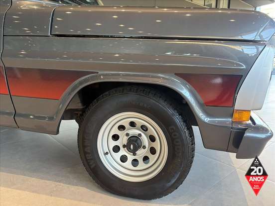 FORD-F-1000-1990