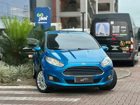 FORD FIESTA 1.6 SE HATCH 16V FLEX 4P POWERSHIFT FORD FIESTA 1.6 SE HATCH 16V FLEX 4P POWERSHIFT