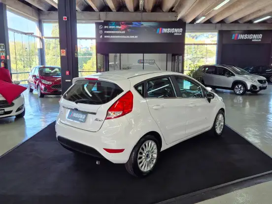 FORD-FIESTA-2014