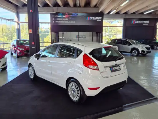 FORD-FIESTA-2014