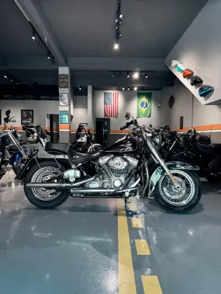 HARLEY-DAVIDSON SOFTAIL HERITAGE CLASSIC HARLEY-DAVIDSON SOFTAIL HERITAGE CLASSIC