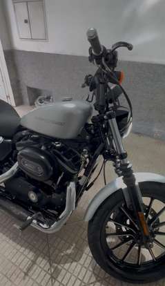 HARLEY-DAVIDSON-SPORTSTER IRON 883-2010