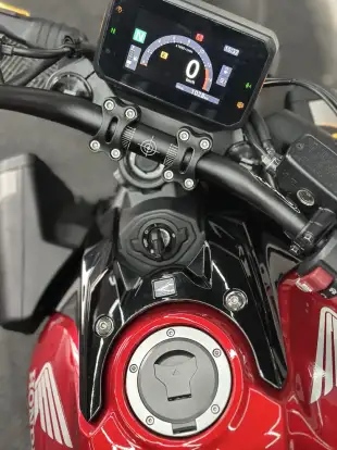 HONDA-CB 650R E-CLUTCH-2026
