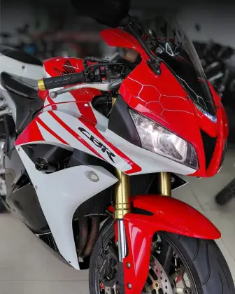 HONDA CBR 600RR HONDA CBR 600RR