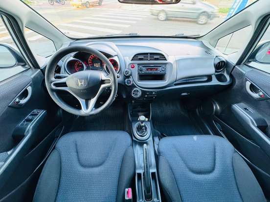 HONDA-FIT-2009