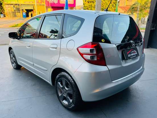HONDA-FIT-2009