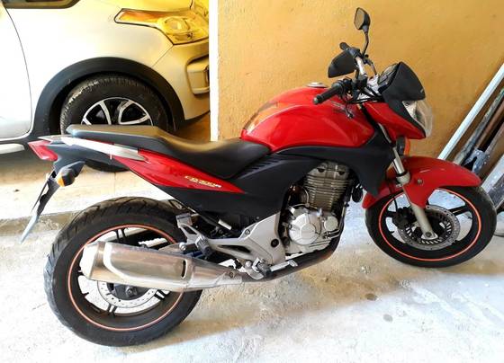 HONDA CB 300R 