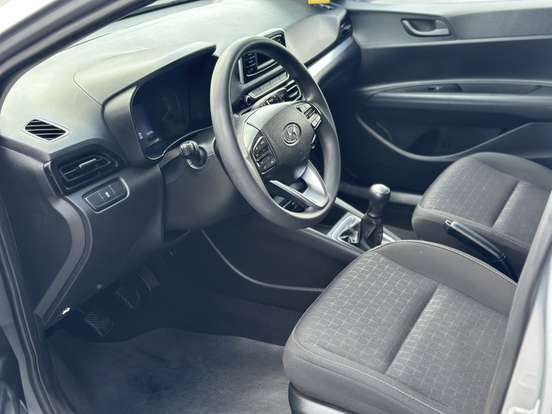 HYUNDAI-HB20-2023