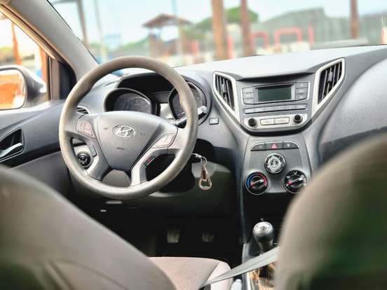 HYUNDAI-HB20S-1.0 COMFORT PLUS 12V FLEX 4P MANUAL HYUNDAI-HB20S-2016
