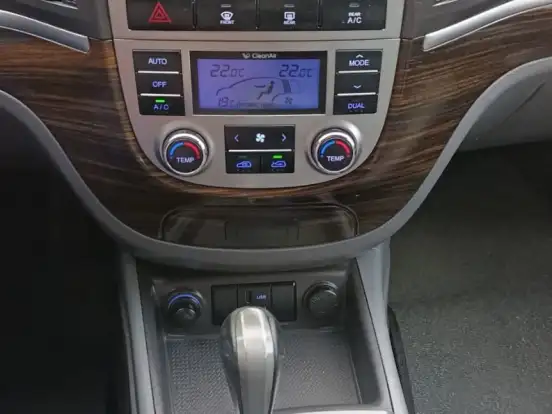 HYUNDAI-SANTA FÉ-3.5 MPFI GLS 7 LUGARES V6 24V 285CV GASOLINA 4P AUTOMÁTICO HYUNDAI-SANTA FÉ-2011