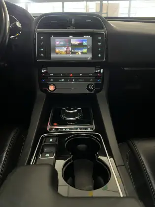 JAGUAR F-PACE 2.0 16V TURBO DIESEL PRESTIGE AWD 4P AUTOMÁTICO JAGUAR F-PACE 2.0 16V TURBO DIESEL PRESTIGE AWD 4P AUTOMÁTICO