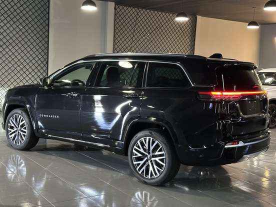 JEEP-COMMANDER-2026