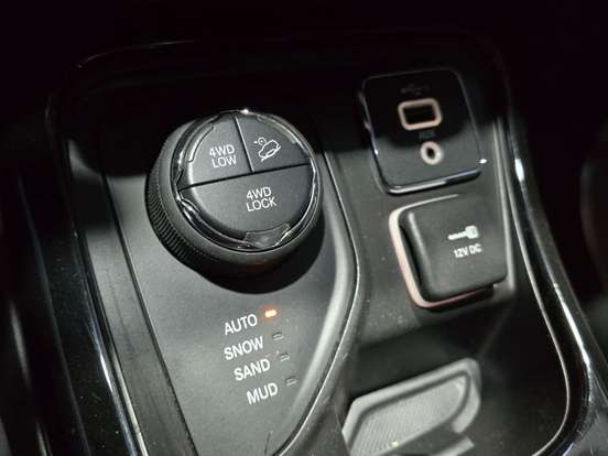 JEEP-COMPASS-2.0 16V DIESEL LIMITED 4X4 AUTOMÁTICO JEEP-COMPASS-2020