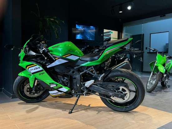 KAWASAKI-NINJA ZX-4R SE-2026