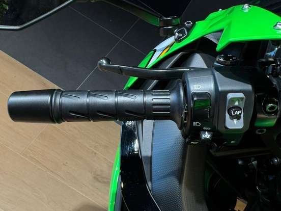 KAWASAKI-NINJA ZX-4R SE-2026