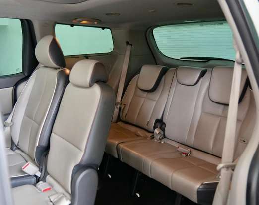KIA-CARNIVAL-2015