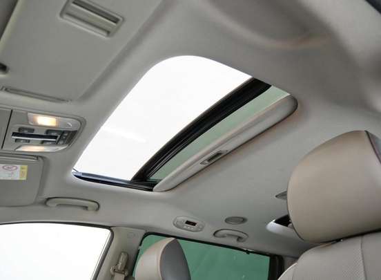 KIA-CARNIVAL-2015