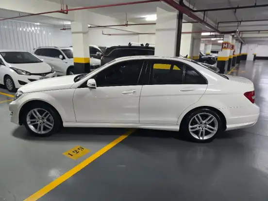 MERCEDES-BENZ-C 180-1.6 CGI SPORT 16V TURBO GASOLINA 4P AUTOMÁTICO MERCEDES-BENZ-C 180-2013