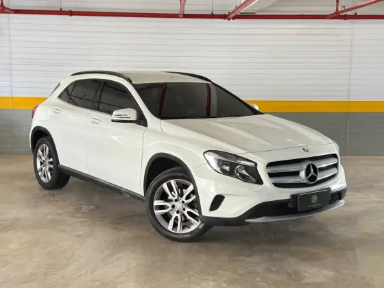 MERCEDES-BENZ GLA 200 1.6 CGI STYLE 16V TURBO FLEX 4P AUTOMÁTICO