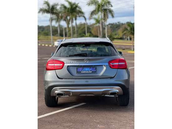 MERCEDES-BENZ-GLA 200-1.6 CGI ADVANCE 16V TURBO FLEX 4P AUTOMÁTICO MERCEDES-BENZ-GLA 200-2014