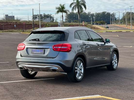MERCEDES-BENZ-GLA 200-2014